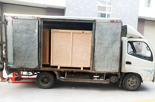 南平客戶SMT設(shè)備專車送貨，貨到上門安裝調(diào)試