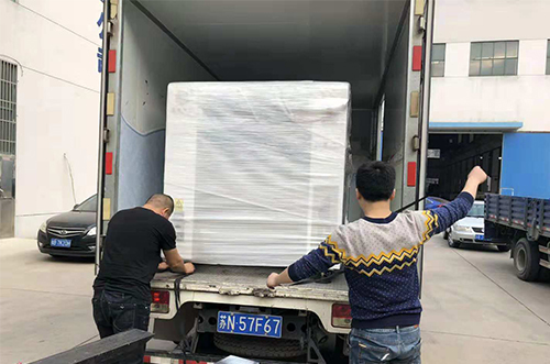 蘇州客戶SMT設(shè)備專車送貨，貨到上門安裝調(diào)試